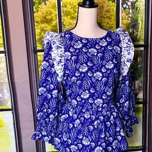 Springtime Flowy Floral Top. New!!